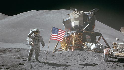 Apollo: Missions to the Moon